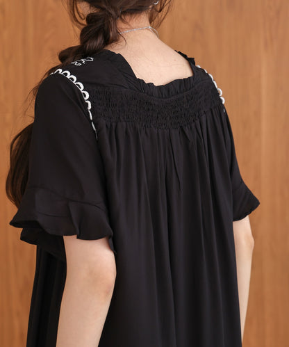 embroidered shirring onepiece