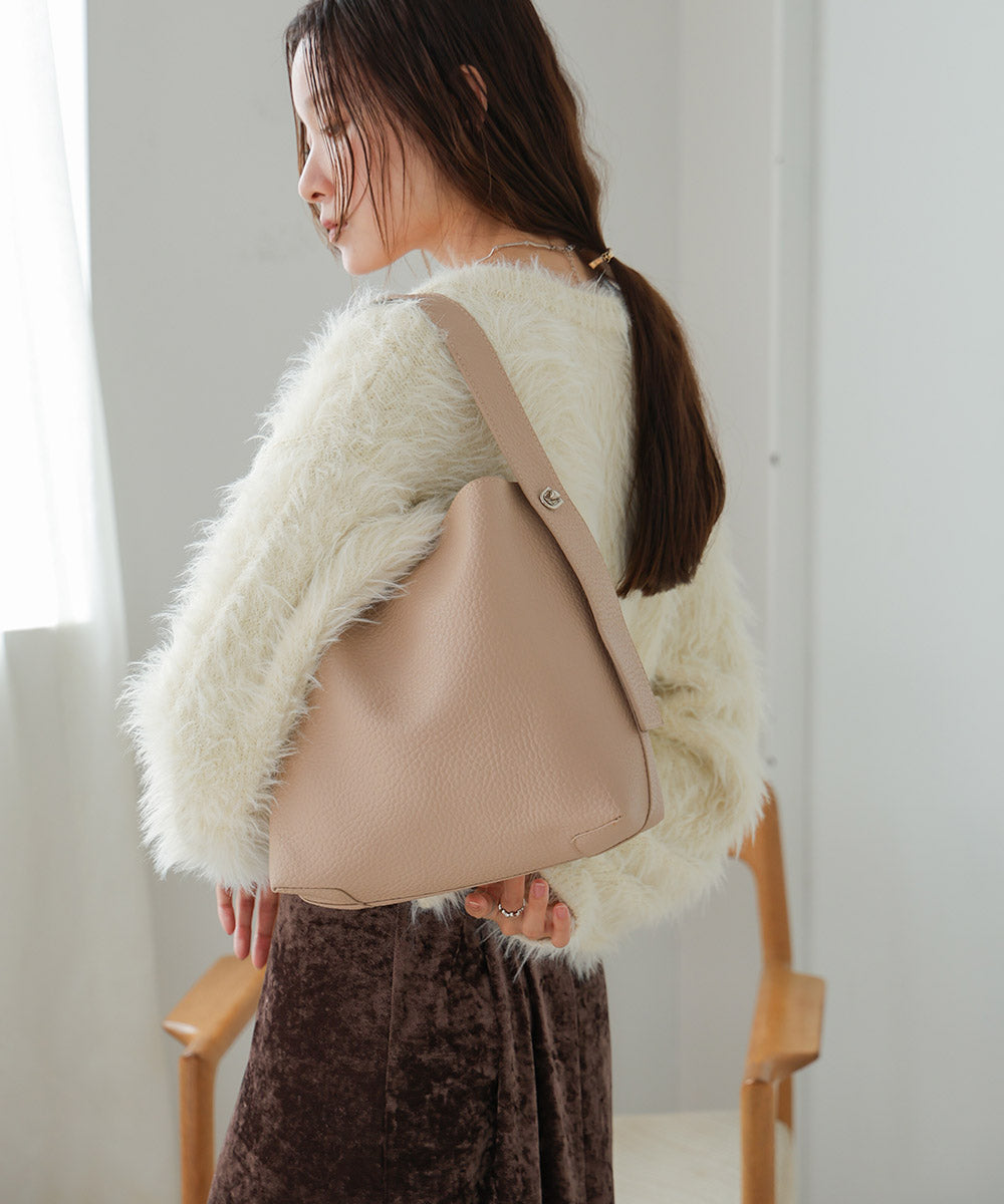 one handle shoulder bag with pouch