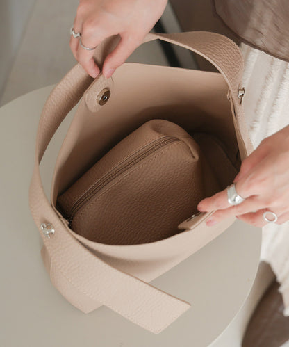 one handle shoulder bag with pouch