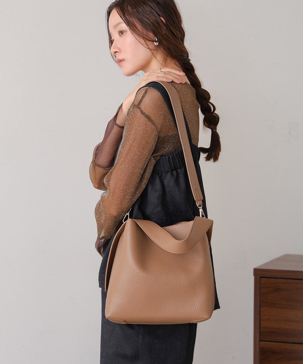 one handle shoulder bag with pouch