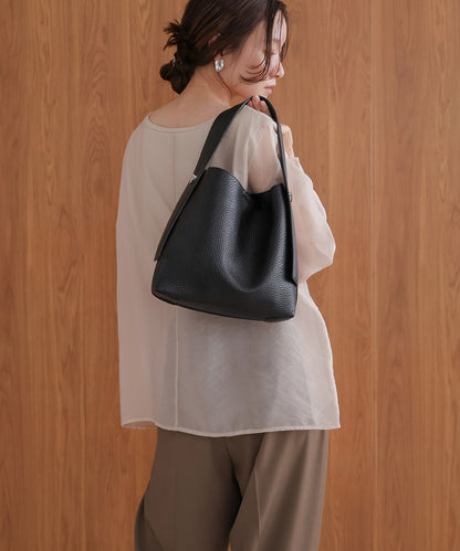 one handle shoulder bag with pouch