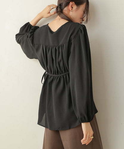 tuck ribbon blouse