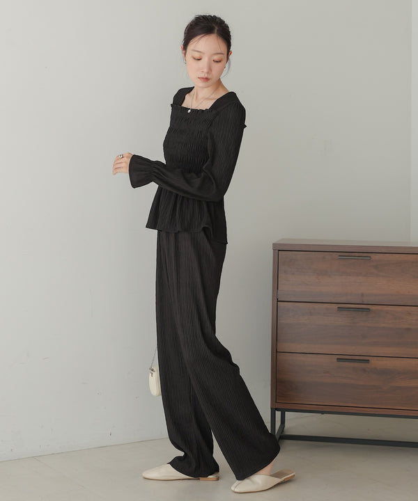 square neck tops + relaxed pants setup