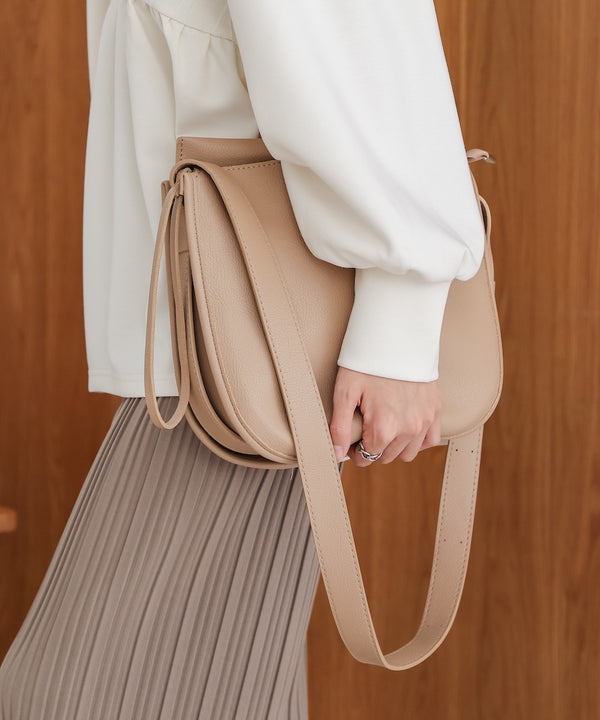 サイドベルトデザインショルダーバッグ