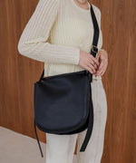 サイドベルトデザインショルダーバッグ