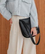 サイドベルトデザインショルダーバッグ