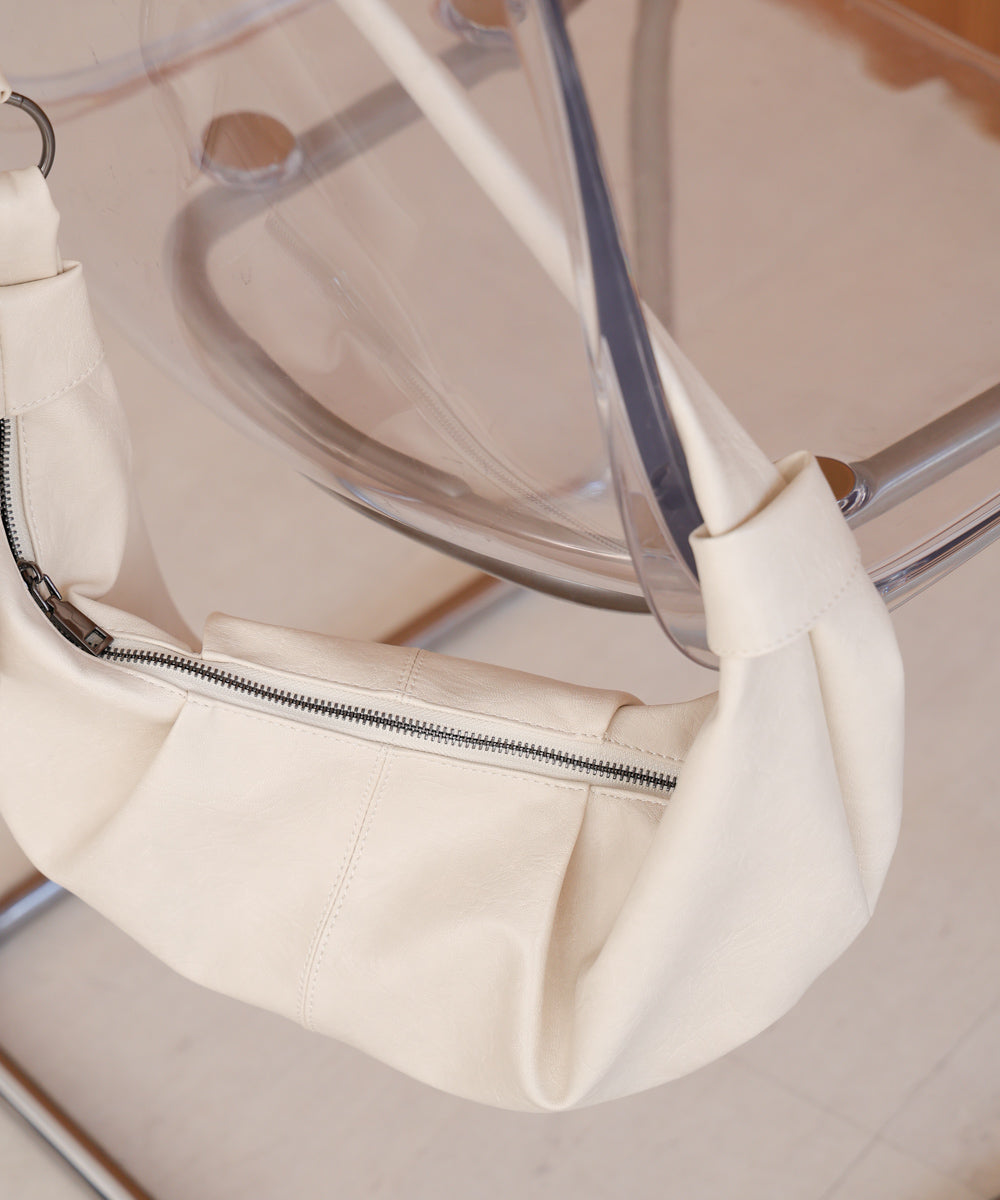 ショルダークロワッサンバッグ