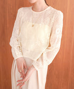 花柄レースブラウス