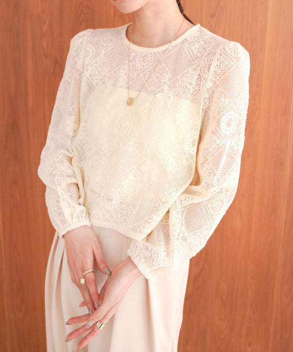 花柄レースブラウス