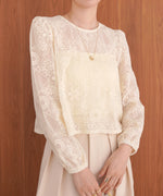 花柄レースブラウス