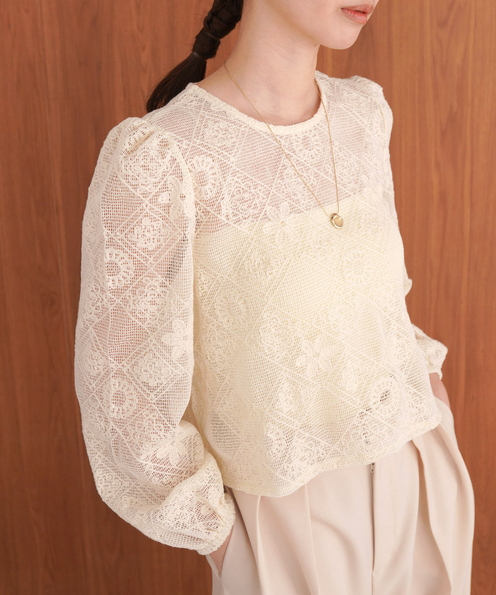 花柄レースブラウス