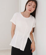 フロントタックデザイン　スリットトップス