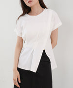 フロントタックデザイン　スリットトップス