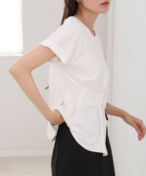 フロントタックデザイン　スリットトップス