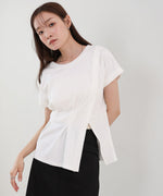 フロントタックデザイン　スリットトップス