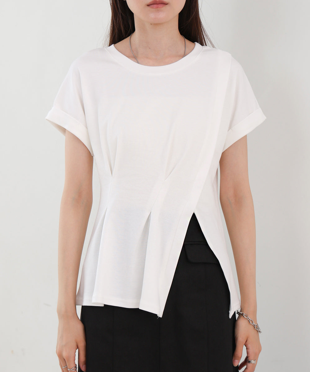 フロントタックデザイン　スリットトップス