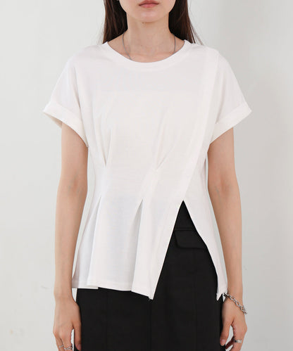 フロントタックデザイン　スリットトップス