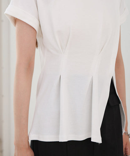 フロントタックデザイン　スリットトップス