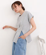 フロントタックデザイン　スリットトップス