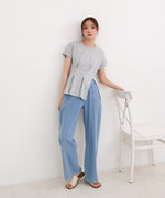 フロントタックデザイン　スリットトップス