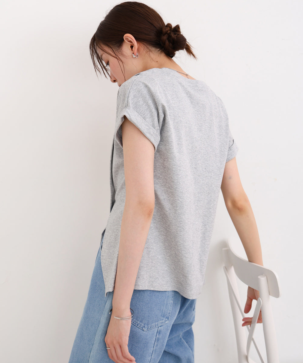 フロントタックデザイン　スリットトップス