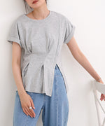 フロントタックデザイン　スリットトップス