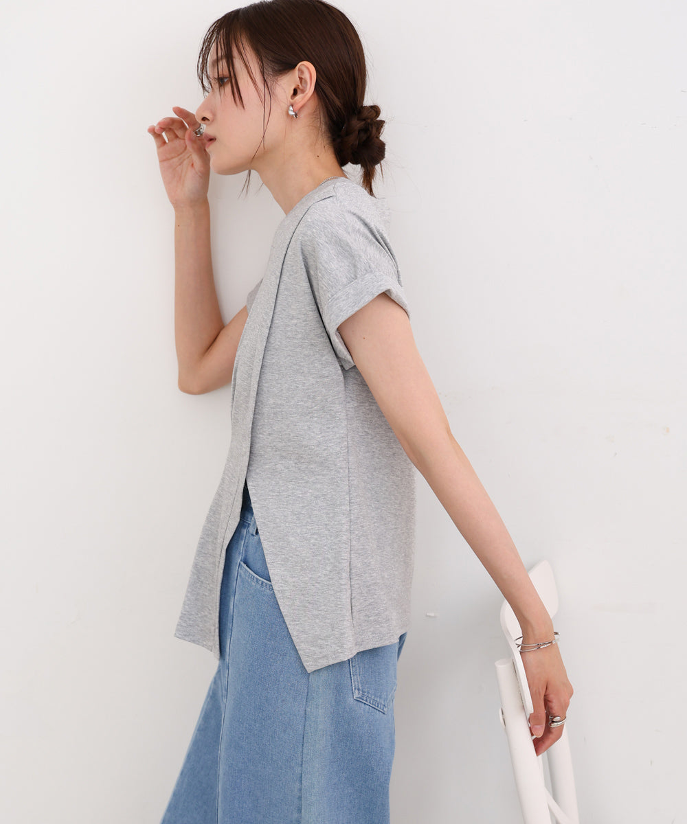 フロントタックデザイン　スリットトップス