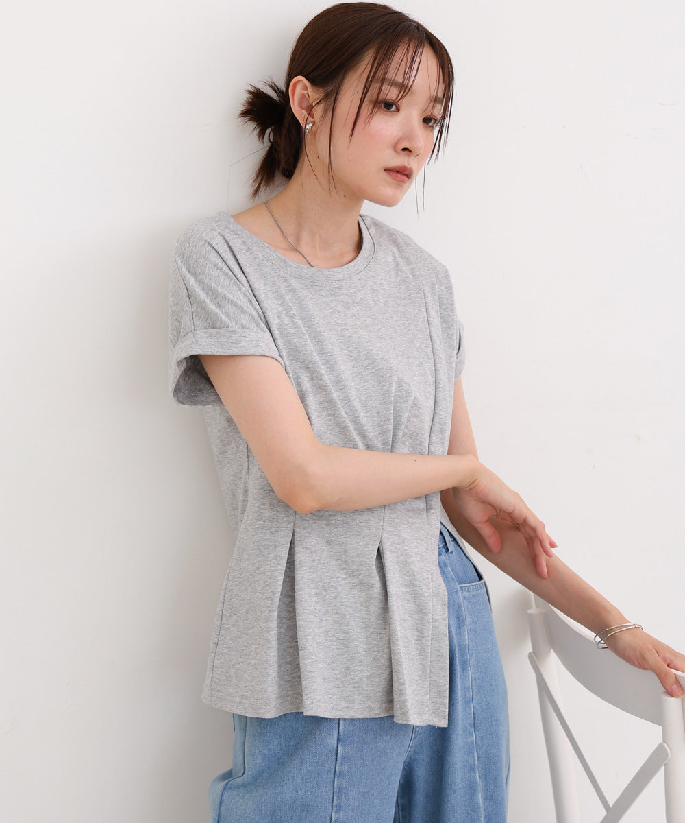 フロントタックデザイン　スリットトップス