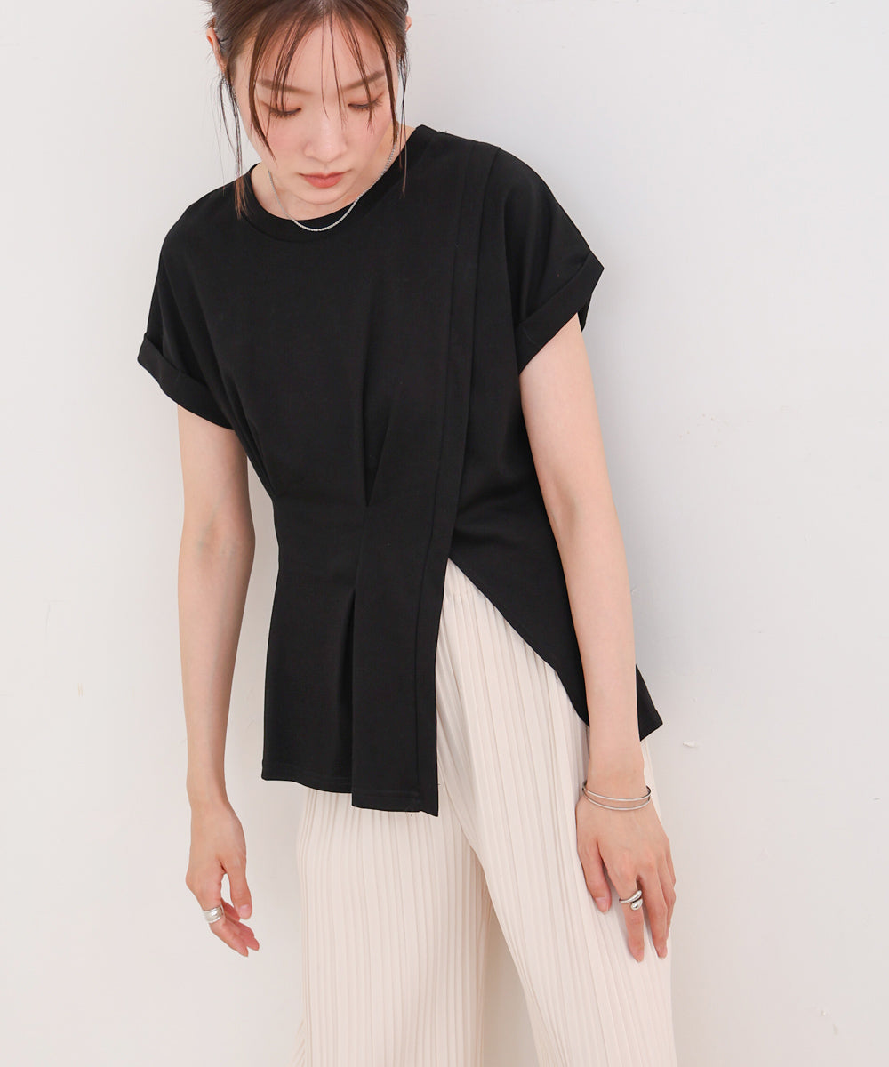 フロントタックデザイン　スリットトップス