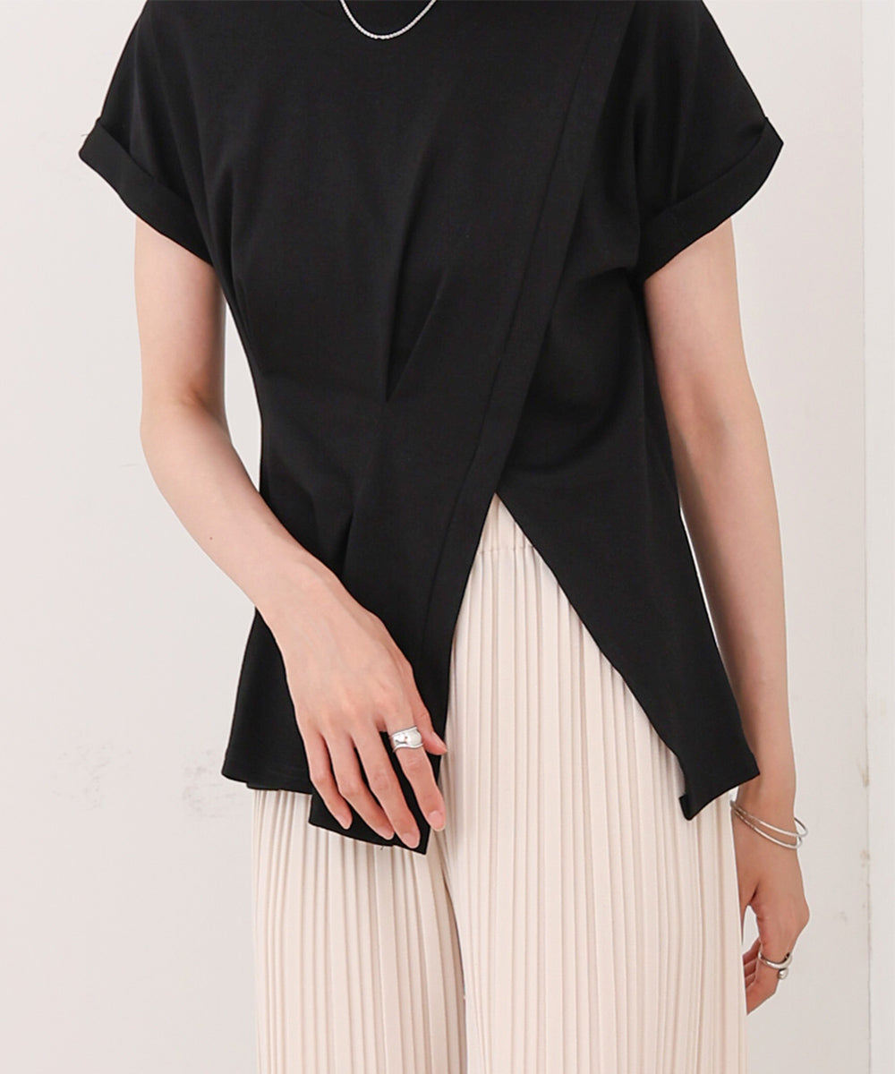 フロントタックデザイン　スリットトップス