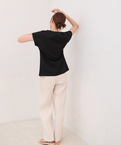 フロントタックデザイン　スリットトップス