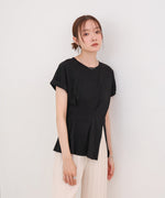 フロントタックデザイン　スリットトップス