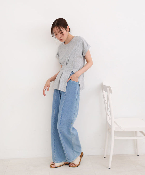 フロントタックデザイン　スリットトップス