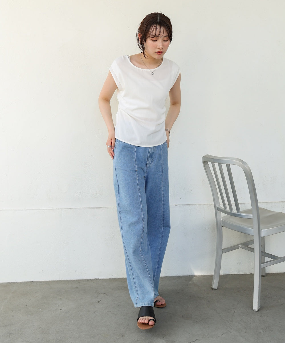 バックデザインノースリーブブラウス