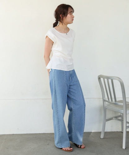 バックデザインノースリーブブラウス