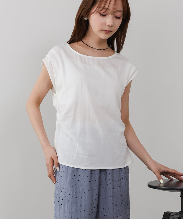 バックデザインノースリーブブラウス