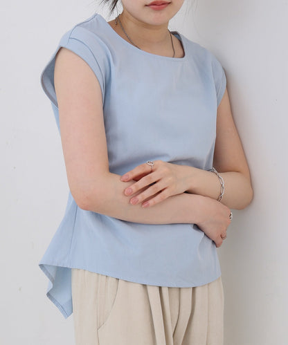 バックデザインノースリーブブラウス