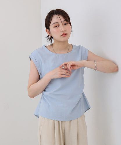 バックデザインノースリーブブラウス