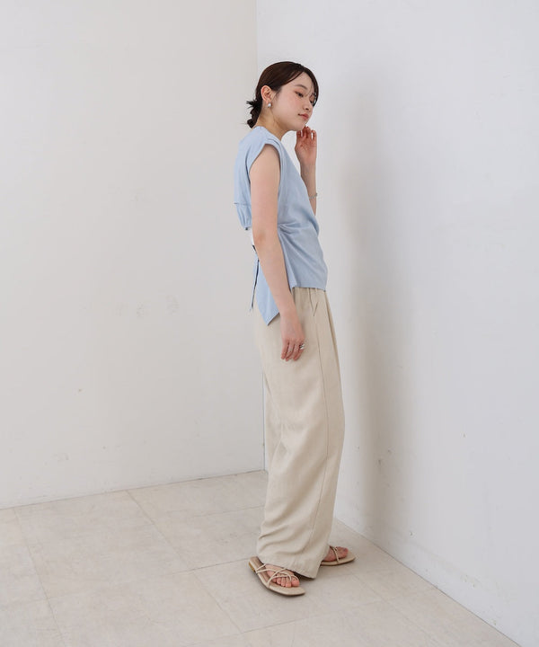 バックデザインノースリーブブラウス