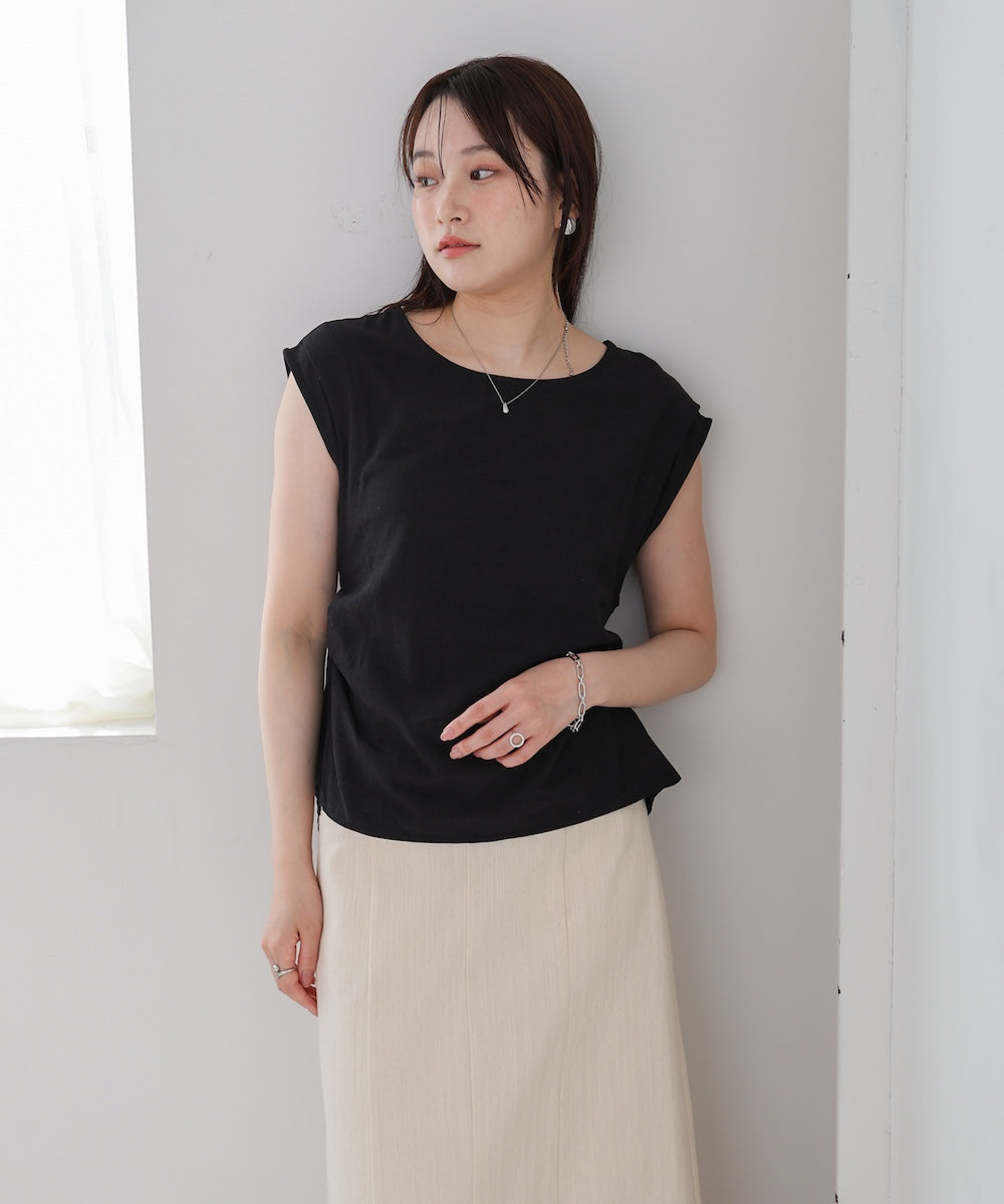 バックデザインノースリーブブラウス