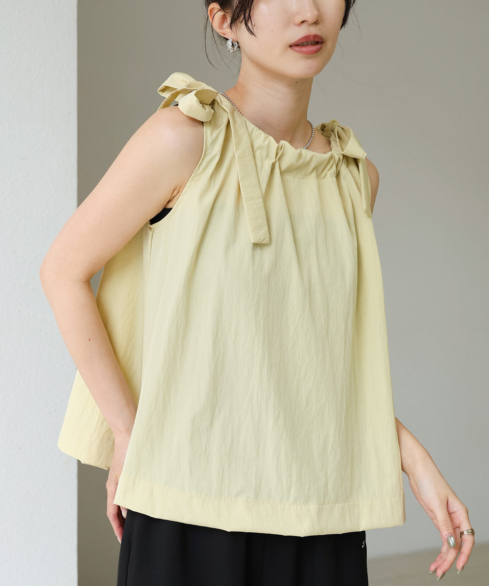 ショルダーリボンデザインブラウス