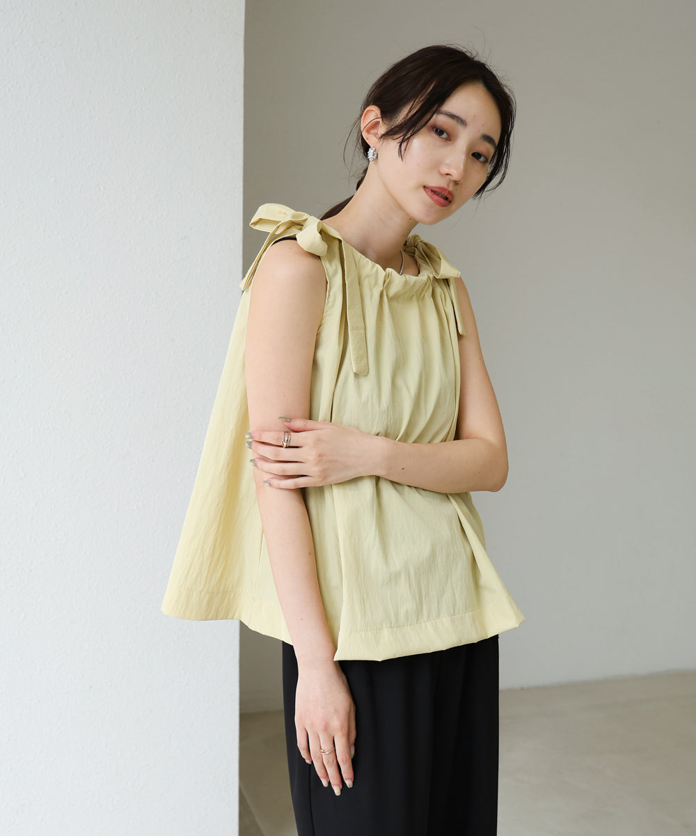 ショルダーリボンデザインブラウス