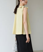 ショルダーリボンデザインブラウス