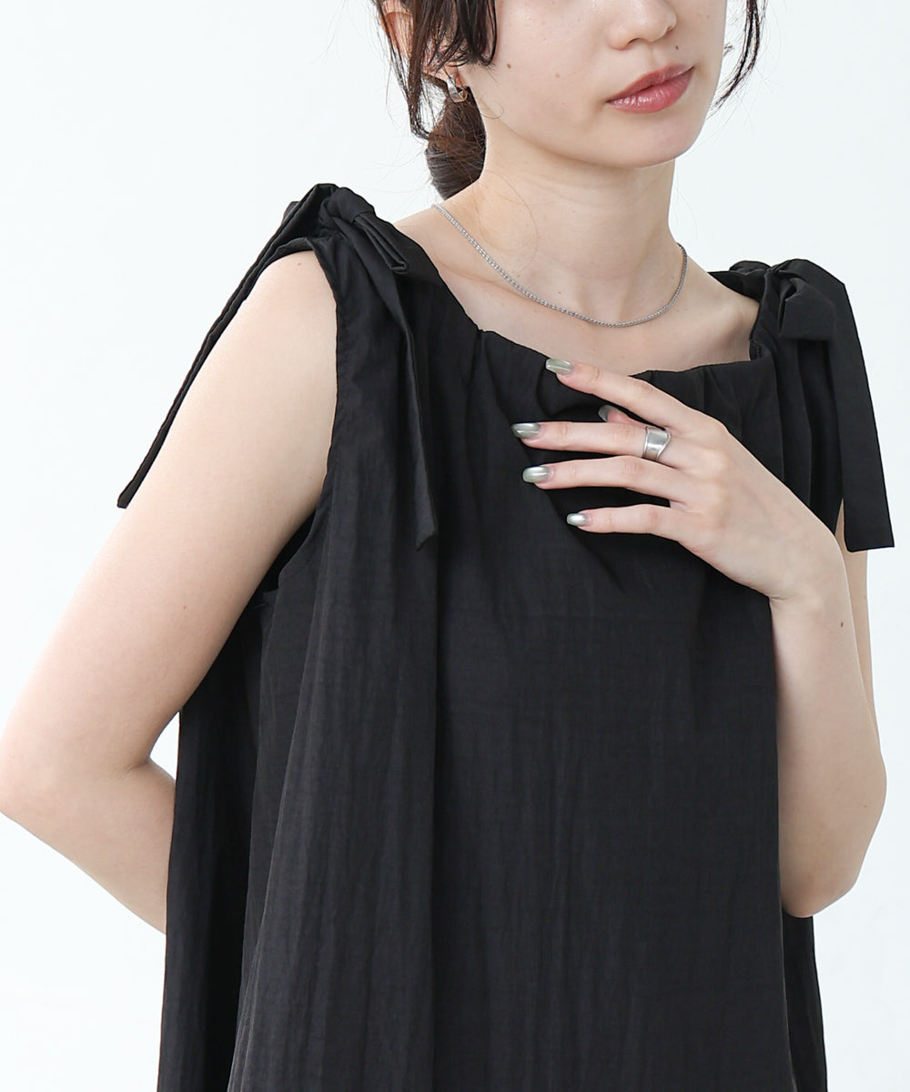 ショルダーリボンデザインブラウス