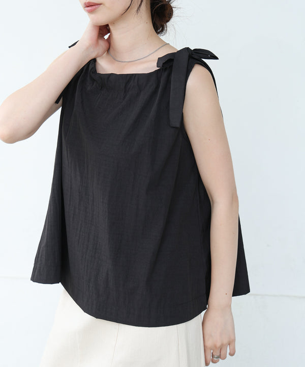 ショルダーリボンデザインブラウス
