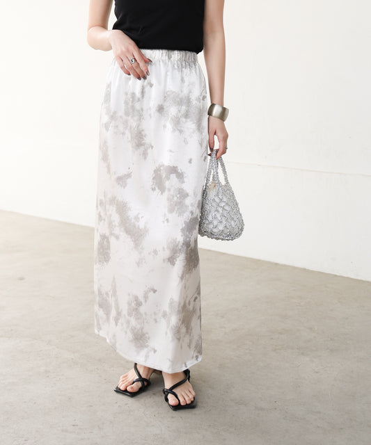 ニュアンス柄サテンスカート