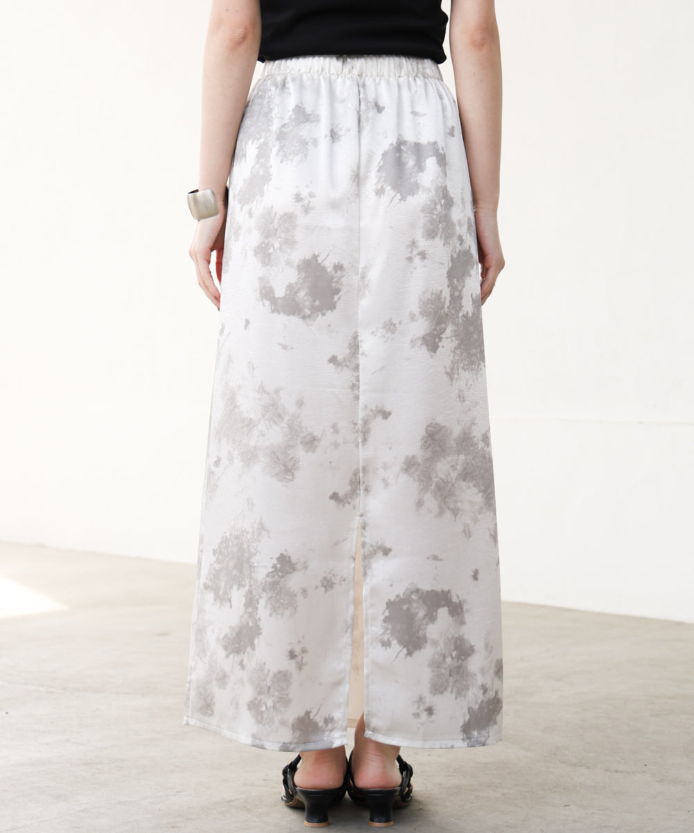 ニュアンス柄サテンスカート