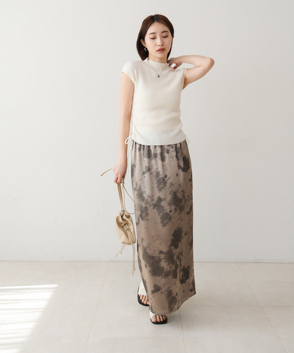 ニュアンス柄サテンスカート