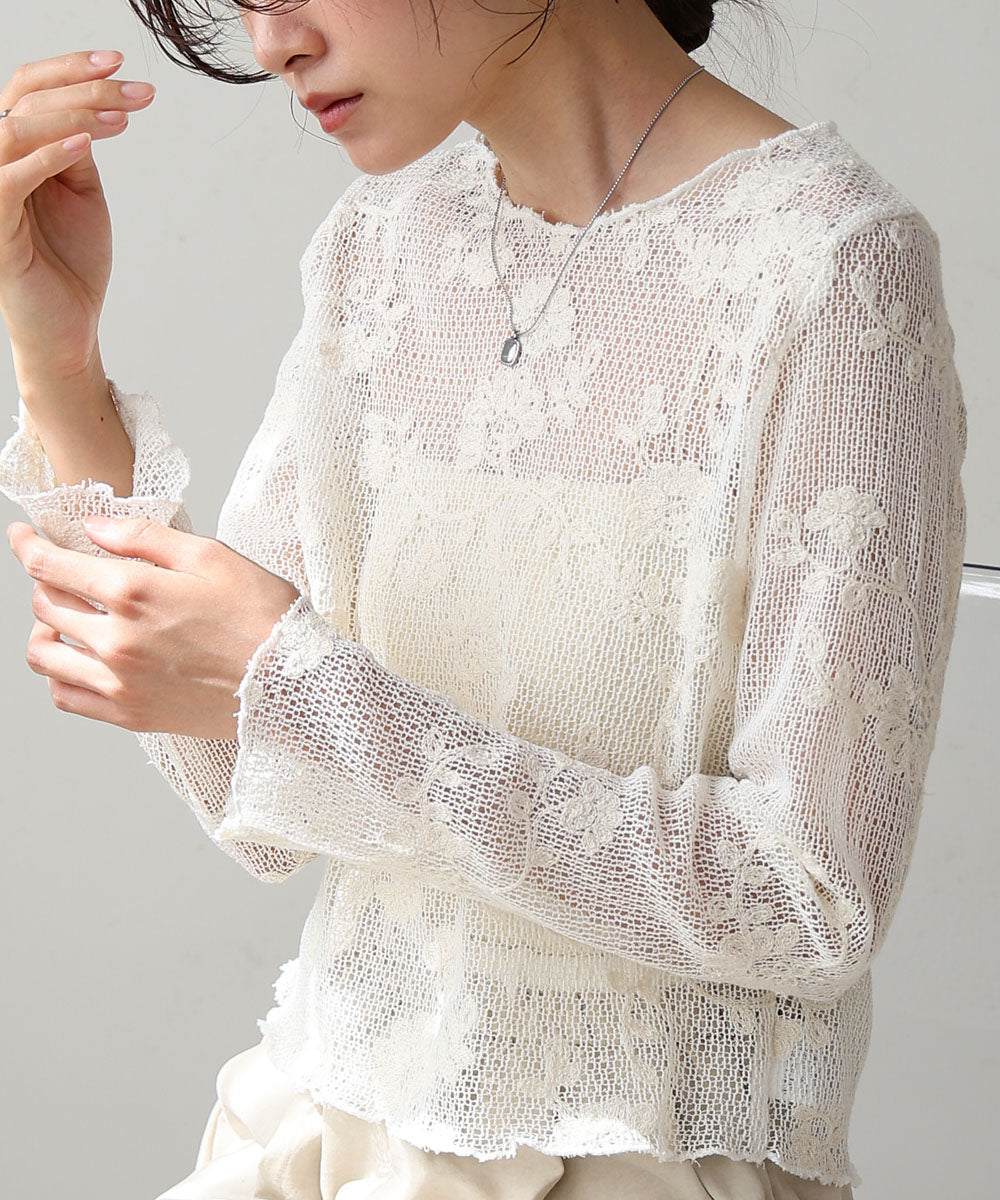 刺繍透かし編みトップス