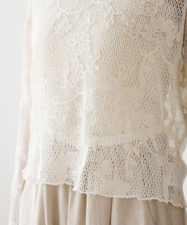 刺繍透かし編みトップス